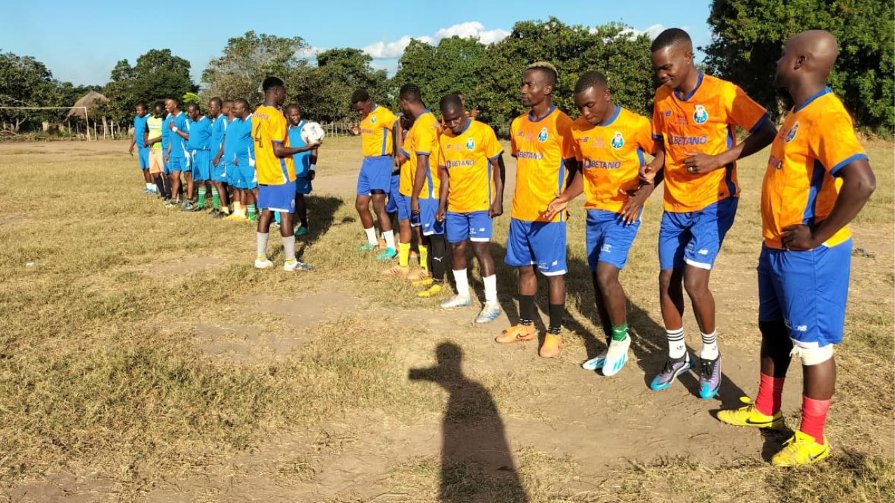 Show de Golos em Muxúngue: 11 Irmãos aplica goleada antiga e assume liderança do Campeonato Recreativo