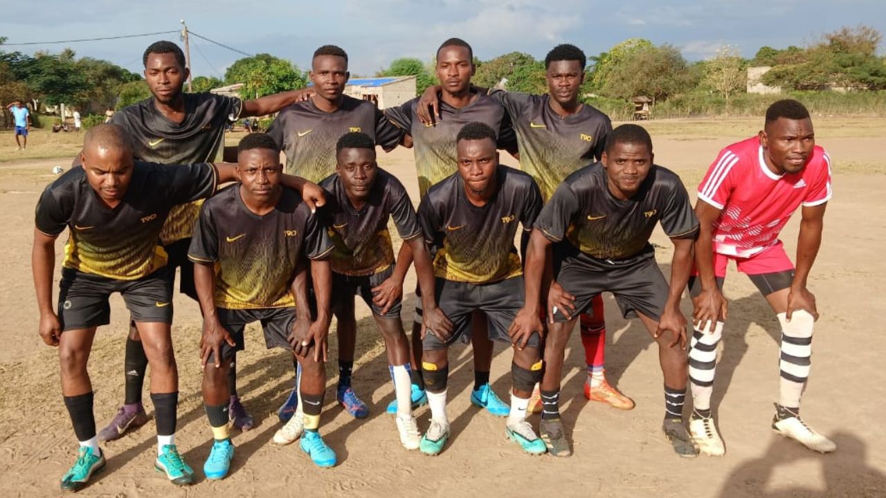 Capa - Muxúngue: 11 Irmãos vence FC Porto, mantém percurso 100% vitorioso e isola-se na liderança