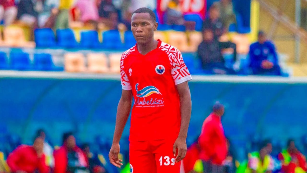 Capa - Gonçalves Rodrigues, o "Ministro da Defesa" que encanta no Matchedje de Maputo