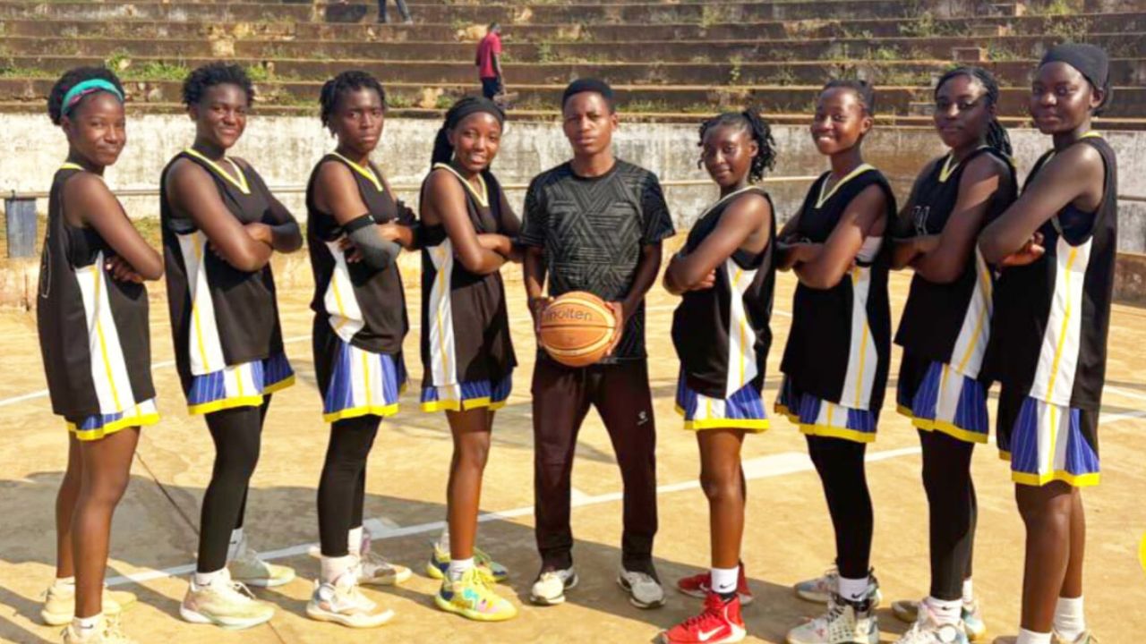 Capa - Vila Nova conquista tetracampeonato provincial de basquetebol em Manica