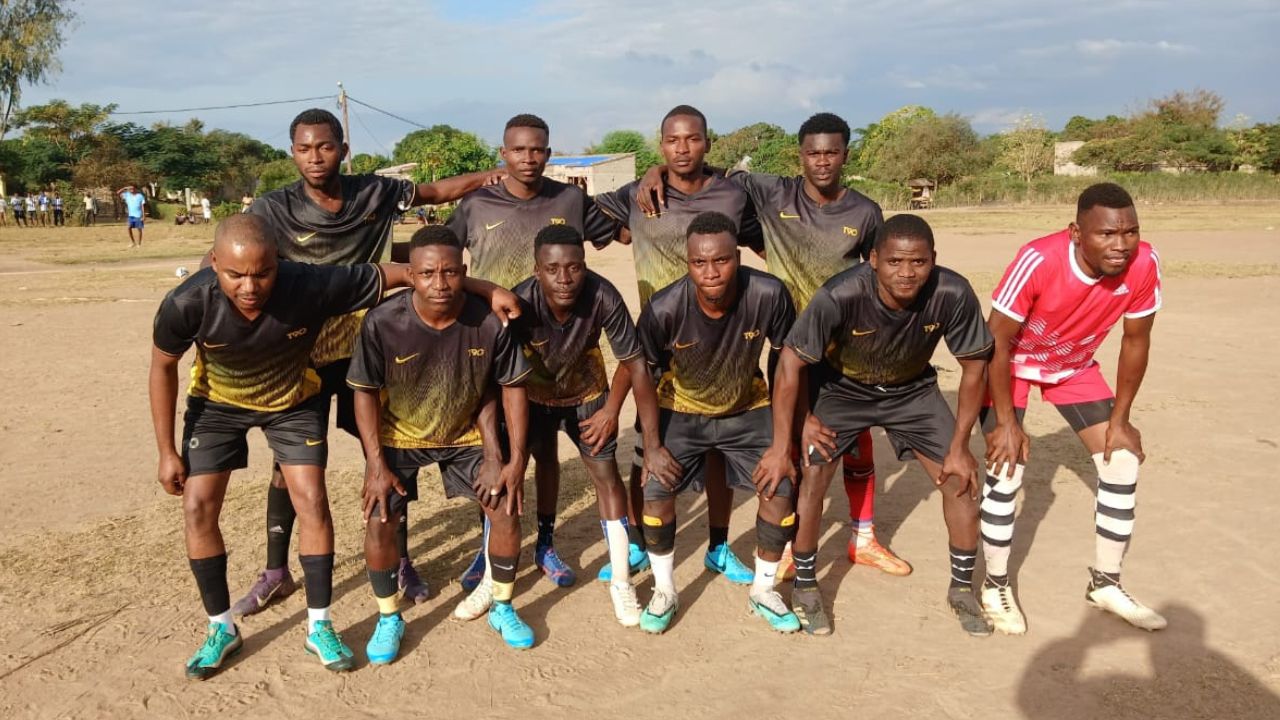 Capa - 11 Irmãos inicia segunda volta diante do Falcões no Campeonato Recreativo de Muxúnguè