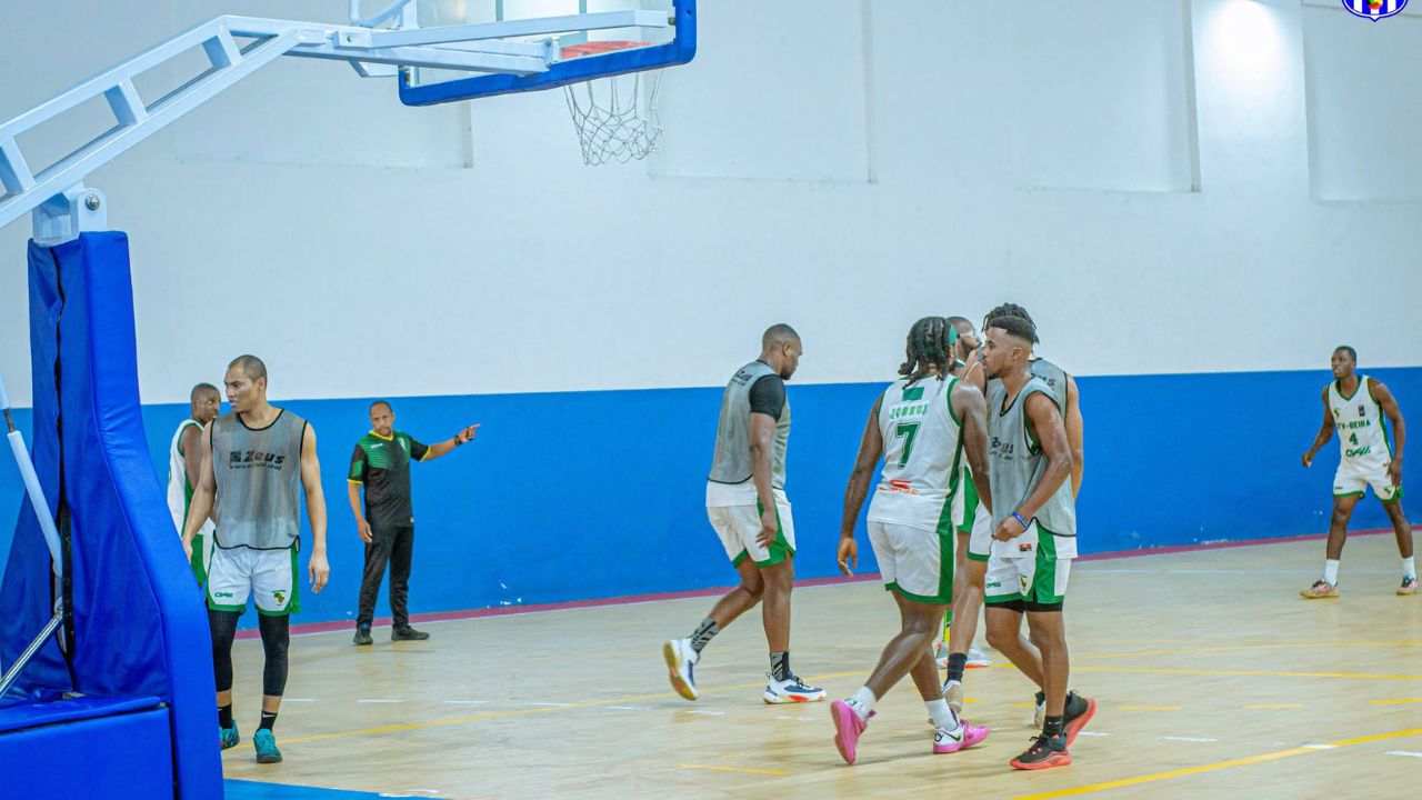 Capa - Futebol Clube da Beira acolhe equipa de basquetebol do Ferroviário da Beira no seu pavilhão