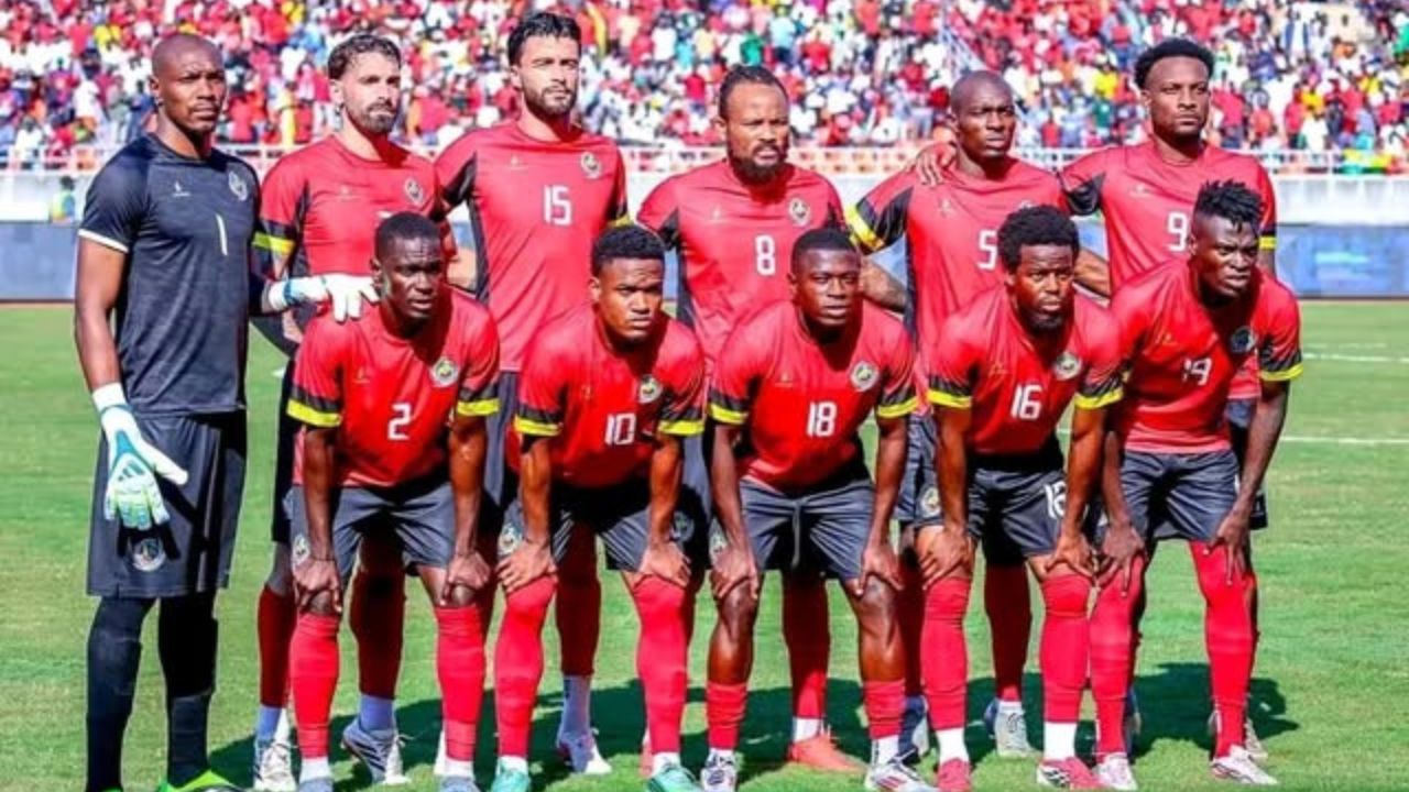 Capa - Chiquinho Conde pré-convoca 40 jogadores para a dupla jornada dos Mambas frente à Etiópia